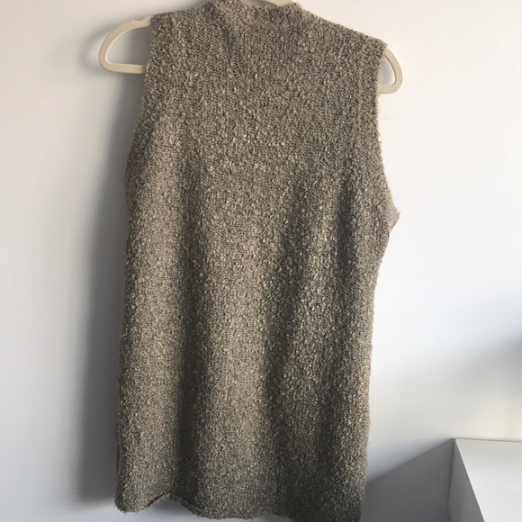 Comfy Sleeveless Cartigan - Picture 4 of 4